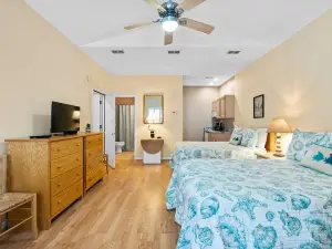 Pet-Friendly 3 bedroom/3 bath townhouse at Sunset Beach, NC