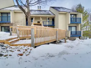 Bellaire Townhome on Summit Mtn w/ 2 Balconies!