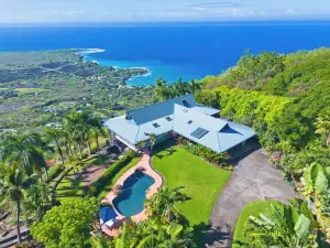 Maka Nui Estate/ Luxury Big Island Ocean View Home above Kealakekua Bay