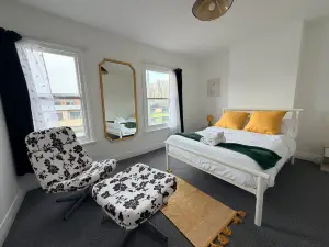 Riverside Cambridge House - Garden  Log Burner  Waterfront View