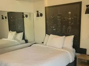 Super 8 by Wyndham Montreal