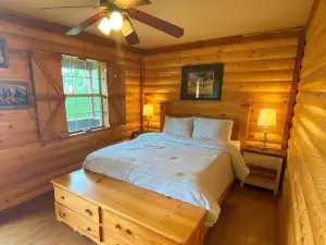 "If you're never at home and always alone, this Cabin is for you  ...Willie