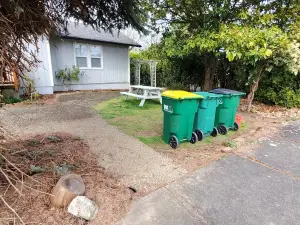 2 bedroom / 1 bath entire house across from the food trucks of the Aloha mall!