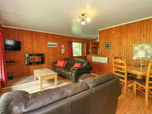 Lodge 2 - "Rowan"