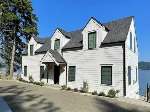 Waterfront Retreat - Hot Tub Fireplace Pier