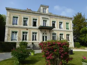 Chateau de Pougy