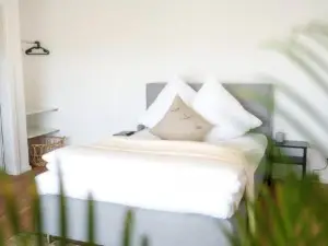 Boho Stil Wohnung Mit Flussblick Nahe Stadtzentrum