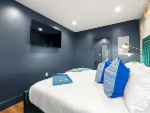 Walk to Stone Mountain Park! Boutique Loft Downtown Stone Mountain GA