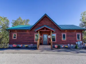 Ern822 - Smoky Oasis - Great Location, Private Indoor Heated Pool! Cabin