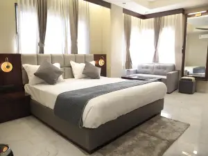 Hotel Devraj Palace