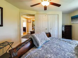 Families Welcome! Corinth Escape w/ Lake Views
