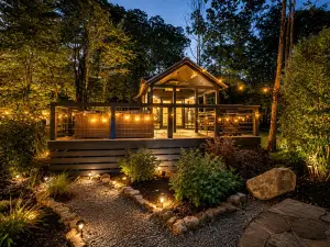 Amazing Lake Close Cabin with Fire Pit in Tracy City, Tennessee