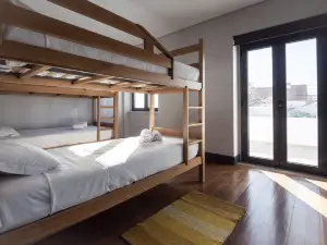 Villa Caparica Hostel