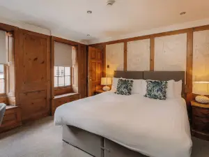 Hewitt's Restaurant & Rooms