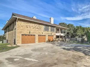 Canyon Lake Home Hill Country and Water Views!