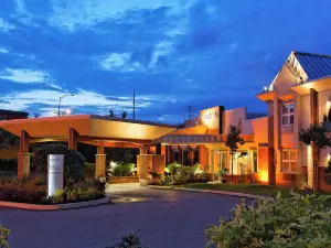 Hotel Sepia