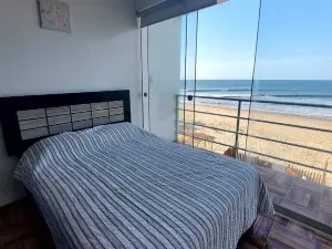 Beach house in front of the sea in Zorritos, ideal to come with family and friends.