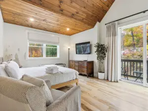 Luxury Cape Private Piano Views Near the Lake Pets Boats Hiking