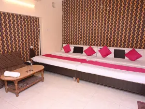 Hotel Pavitri I 5 Min Walk Kashi Vishwanath
