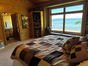 Leech Lake - Beach campfire sunsets and Prime Fishing and Swimming Getaway