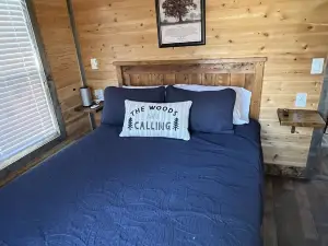 桌岩磨坊溪微型小屋
