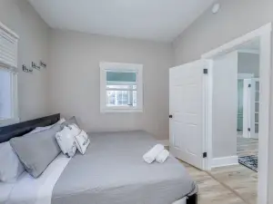 Cozy 1-Bedroom Retreat Near DePauw University & Downtown Greencastle!