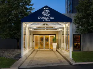 DoubleTree by Hilton Pointe Claire Montreal Airport West