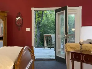 Bed and Breakfast on White Rock Creek