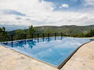 Hotel Leshten