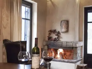 Ostra Menalon Luxury Suites