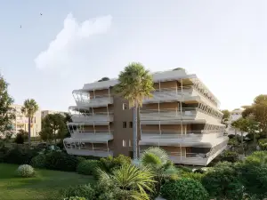Hotel Ventura Saint-Tropez, Tapestry Collection By Hilton