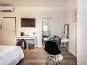 Emilia Suite Essence