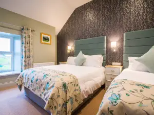 Nevins Newfield Inn Ltd