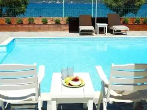 Ariadnes Holiday Accommodation