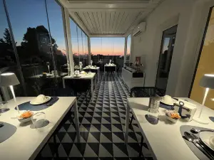 Marina Boutique Rooms
