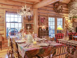 Handcrafted Log Home on River Near Crystal Mtn