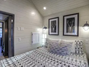 Magical Tiny Cottage with Lovely Outdoor Living in Tennessee