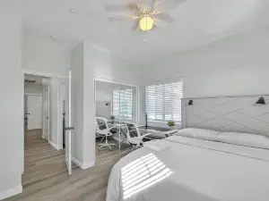 Spacious 4Br Family Home with Large Kitchen & Ample Parking Near Ontario Airport
