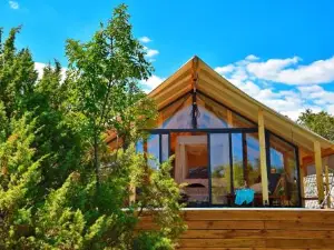 Floria Glamping Garden
