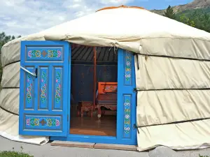 "Verdon Yourtes" Camping à la Ferme