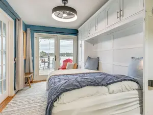 Dock, Deck & View: Lakefront Chippewa Falls Studio