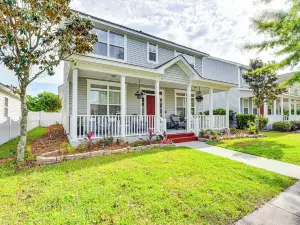 3 Mi to Beaches! Charming Bluffton Escape w/ Yard