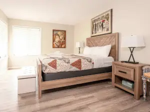Lakeside Living at Abbey Springs - Pools & Beach!