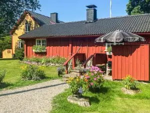 2 Bedroom Cozy Home in Reftele