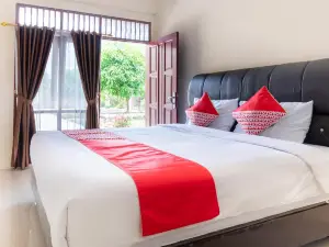 RedDoorz at Samuel Homestay Pematangsiantar