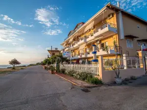 Faros Apartments