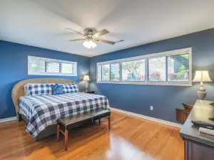 Sun-Filled Condo w/ Smith Mountain Lake Views