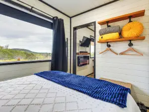 Remote Strawn Container Home w/ Hot Tub!