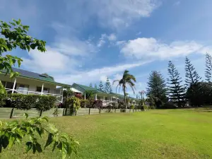 Poinciana Cottages