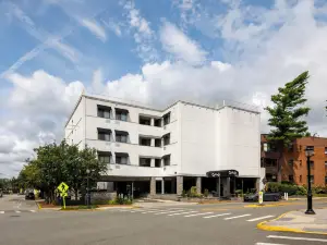 The Andrew Hotel
